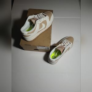 Nike dunks low women size 9.5